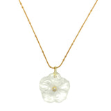 Aroa Flower Necklace