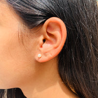 Kim Pearl Stud Earrings