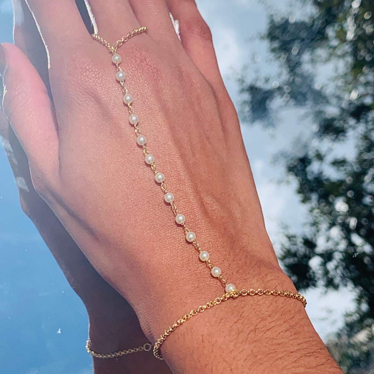 Hana Pearl Hand Chain